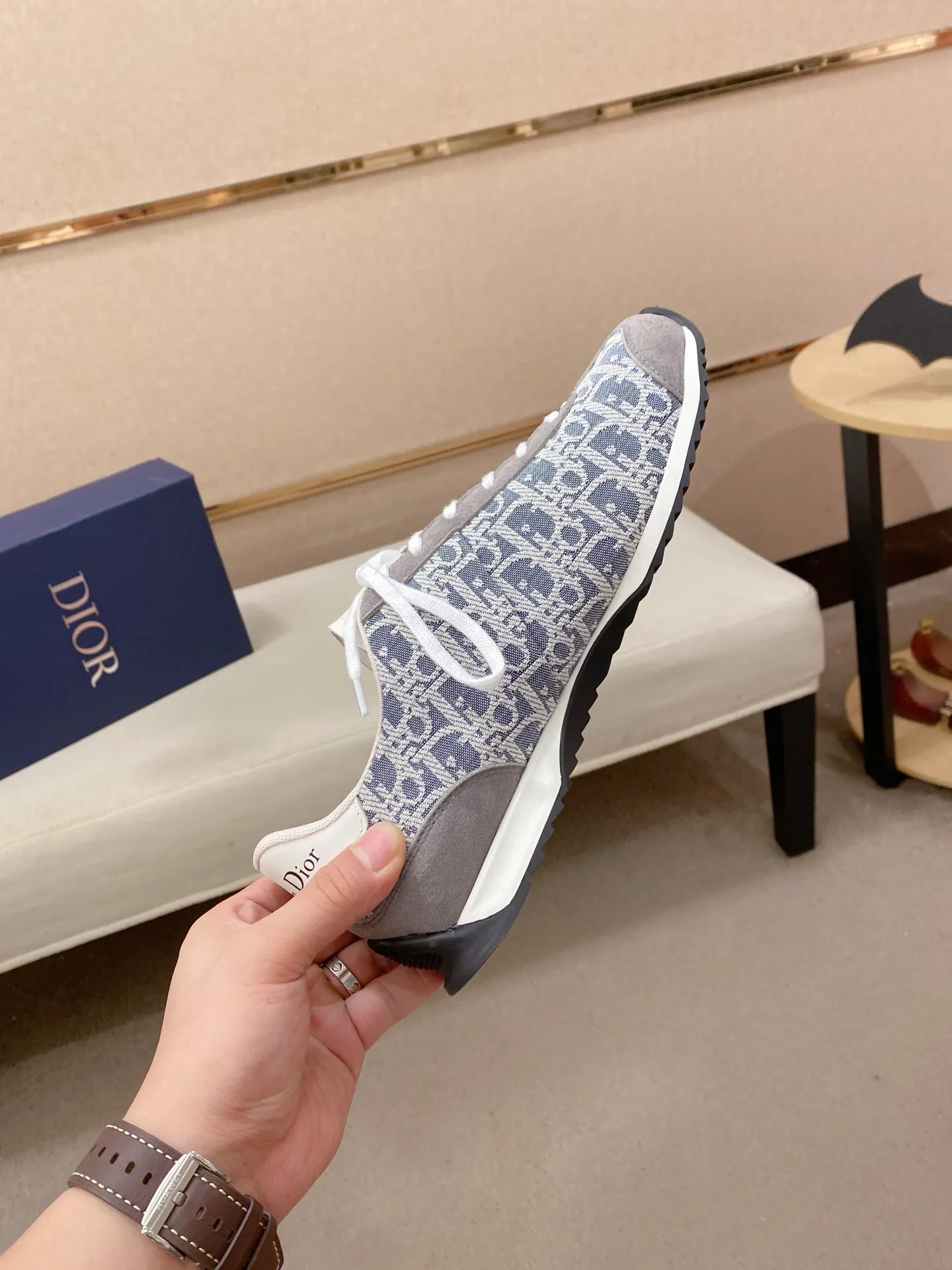 Men's shoes💰: 440💰Couple style💏 [Dior·Dior] New casual sports style men's shoes, new spring and summer design, perfect workmanship, lace-up lazy style to create wardrobe quality, upper: imported first-layer cowhide, mesh breathable lining soft and comfortable, ultra-light TPU wear-resistant outsole, simple, versatile fashion men's shoes, excellent color code number 35--44. (45,46 customized items are not returnable or exchangeable)